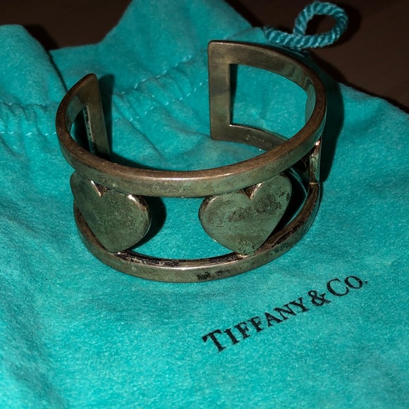 Rare Tiffany’s Heart Cuff Bracelet Tiffany & Co - Picture 1 of 8